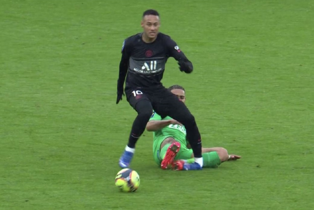 Δεν τα παρατάει ποτέ ο Νεϊμάρ!