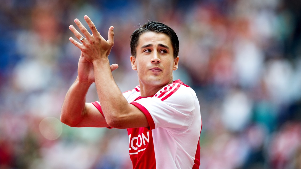 Kαλοπερνάει στην Σαντορίνη ο Μπόγιαν! (pic)