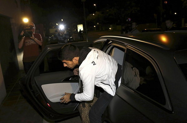 Έφτασε στην Βαρκελώνη ο Σουάρεζ