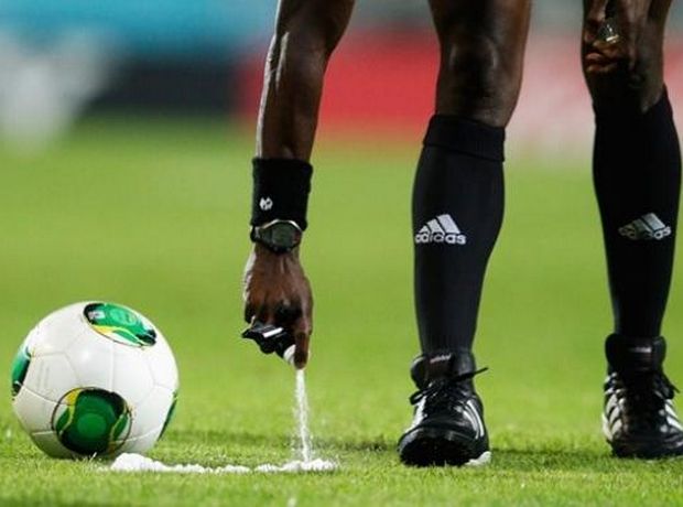 Με σπρέι και η Πρέμιερ Λιγκ