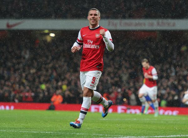 Τα “χώνει” σε Βενγκέρ ο Ποντόλσκι