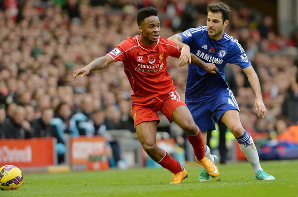 Με το στυλό στο χέρι ο Στέρλινγκ