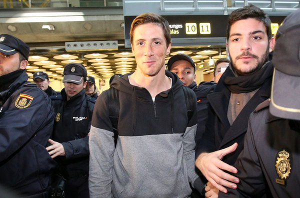 Αποθέωση για Τόρες στο αεροδρόμιο! (pics)