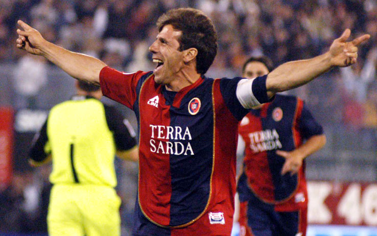 Διάλεξε Τζόλα η Κάλιαρι!