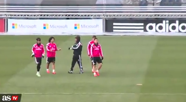 Δεν κολλάς μαγκιές στον Κοεντράο! (vid)