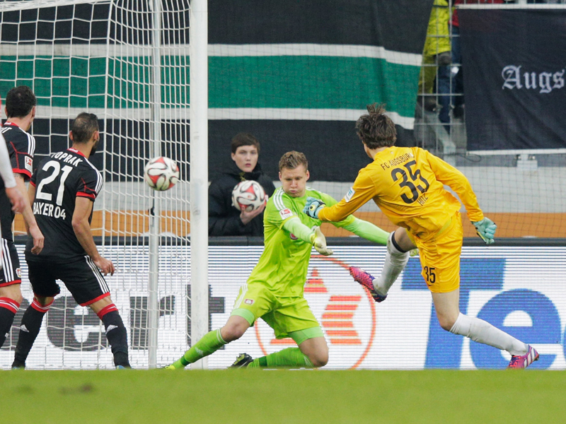 Την έπαθε από τερματοφύλακα η Μπάγερ (vid)