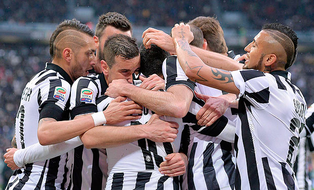 Σβηστά με τον ηγέτη της (vid)