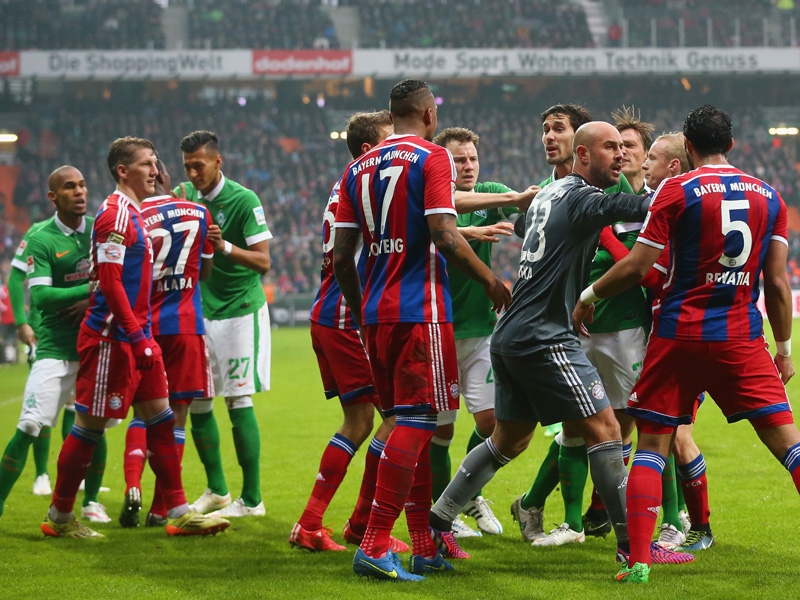 Aκάθεκτη Μπάγερν, αλλού η Σάλκε