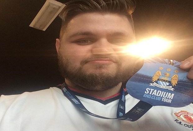 Ο προκλητικός φίλος της Γιουνάιτεντ (pics)