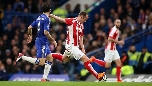 “Μαύρισε” τον Φάμπρεγκας ο Άνταμ (pic)