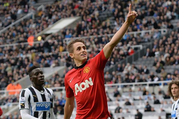 “Λάμπει” το άστρο του Γιανουζάι! (vids)