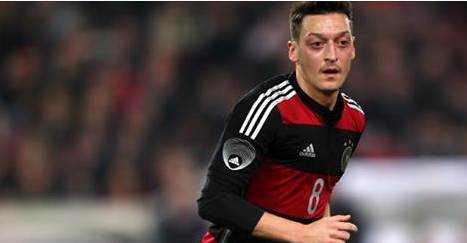 Όταν ο Οζίλ “κεντάει”! (vids)