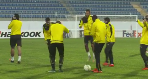 Η τρελή “ποδιά” του Παπασταθόπουλου! (vid)