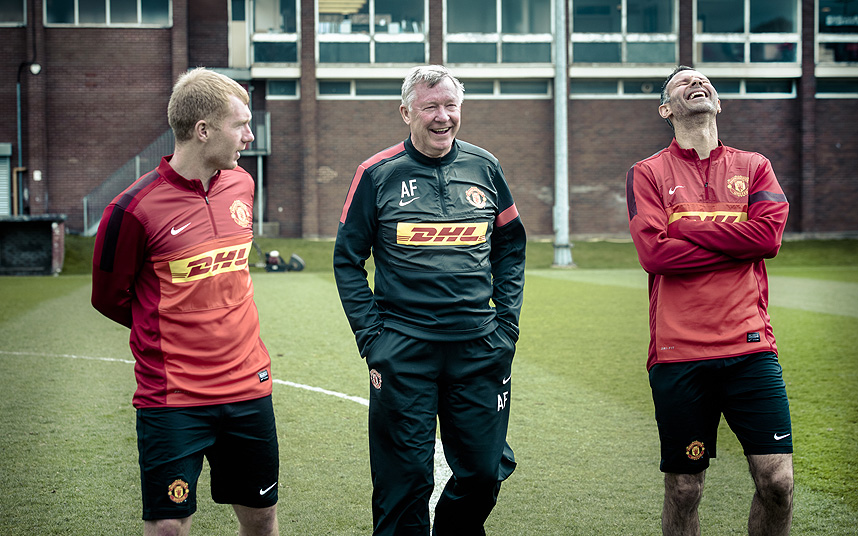 Προσπαθεί να τα μπαλώσει ο Σερ Άλεξ