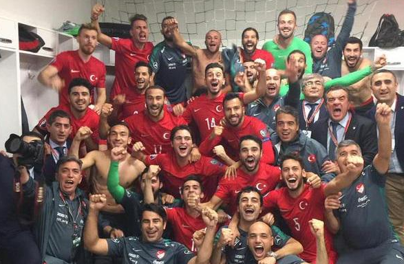 Ξέρουν να πανηγυρίζουν οι Τούρκοι!