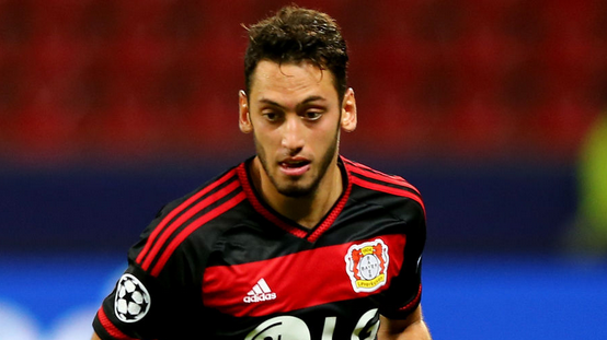 Τα “σκάει” για Τσαλχάνογλου η Γιουνάιτεντ!