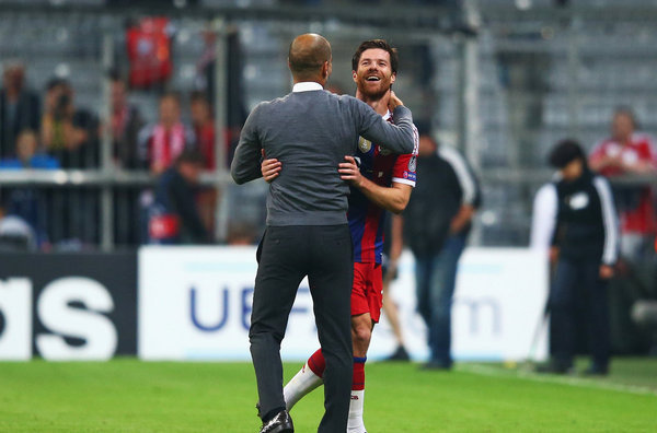 Ξερίζωσε το σημαιάκι του κόρνερ ο Αλόνσο (vid)