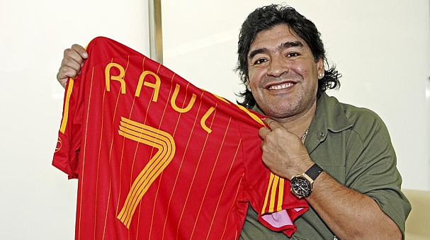 Μαραντόνα σε Ραούλ: “Έκανες τα πάντα για τη Ρεάλ”