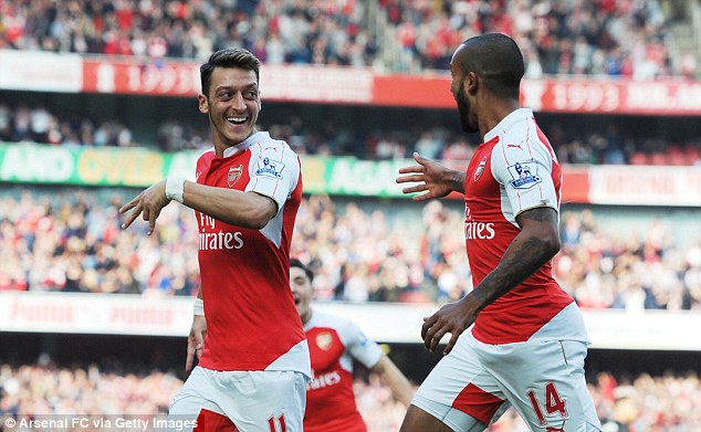 Τους βρίσκει με κλειστά μάτια ο Οζίλ