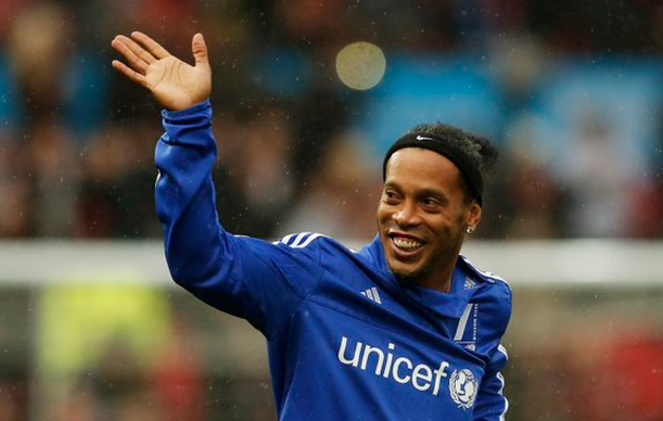 Δεν τους λυπάσαι ρε “Ρόνι”; (vid)