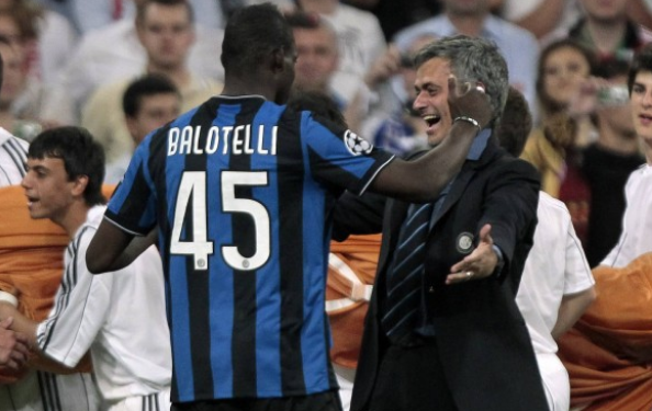 Δίπλα στον Μουρίνιο ο Μπαλοτέλι (pic)