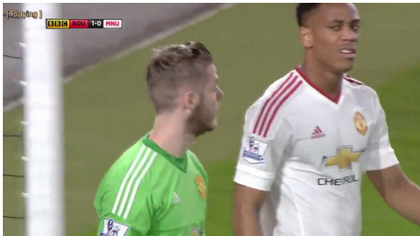 Μια ματιά σου Μαρσιάλ μόνο φτάνει!