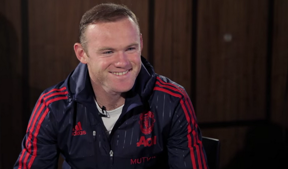 Σε ρόλο… Άγιου Βασίλη ο Ρούνεϊ (vid)