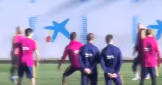 Το δολοφονικό τάκλιν του Αρντά στον Σουάρεζ (vid)