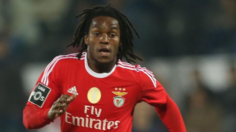 Ο Ρενάτο Σάντσες κοντά σε Μάντσεστερ Γιουνάιτεντ