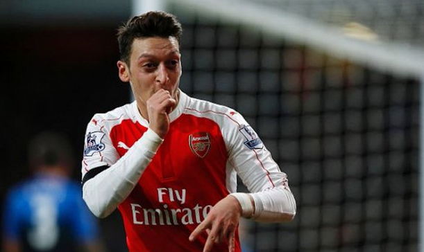 Ξέρει ΚΑΙ να σκοράρει ο Οζίλ (vid)