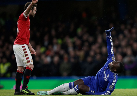 “Πάγωσε” όλη η Αγγλία με τον τραυματισμό του Ζούμα (vid)