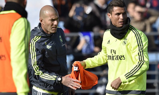 Παρακαλάει τον Κριστιάνο ο Ζιντάν!