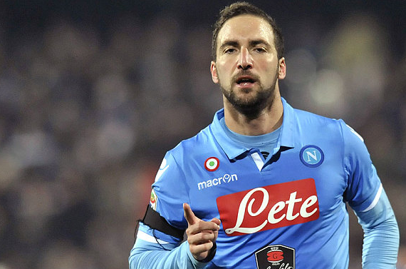 «Πόρτα» στην Τσέλσι για Ιγκουαΐν η Νάπολι