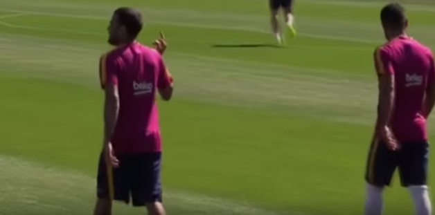 Ο Ντάνι Άλβες και το μεσαίο του… δάχτυλο