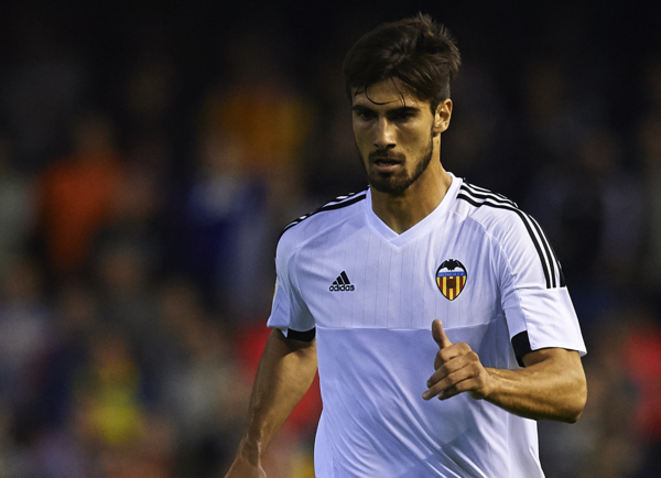 «Πλακώνονται» για Γκόμες, Γιουβέντους και Γιουνάιτεντ