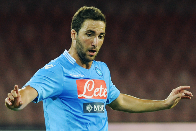 «Να μείνει στη Νάπολι ο Ιγκουαΐν»