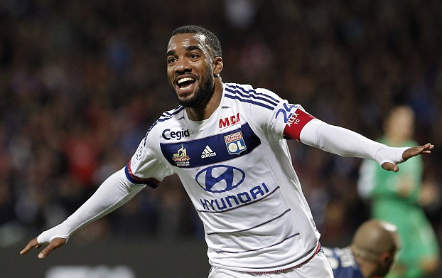 «Μάχη» στο Νησί για τον Λακαζέτ!