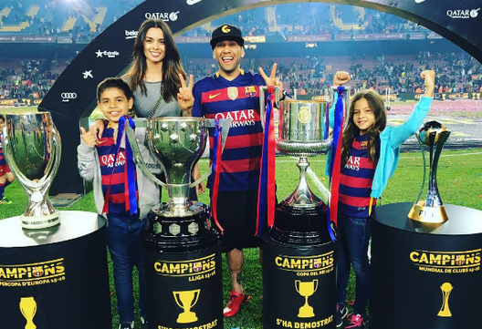 Τρελό “γλέντι” από Άλβες σε Πελέ! (vid)