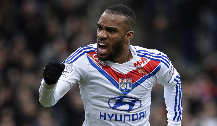 Τα σκάει για Λακαζέτ η Παρί