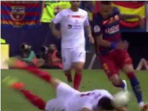 Το τάκλιν της χρονιάς από τον Ραμί! (vid)