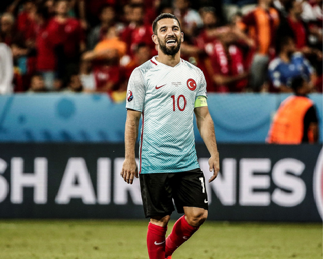 Η εξέδρα γιουχάρει τον Αρντά και εκείνος… απαντάει! (vid)