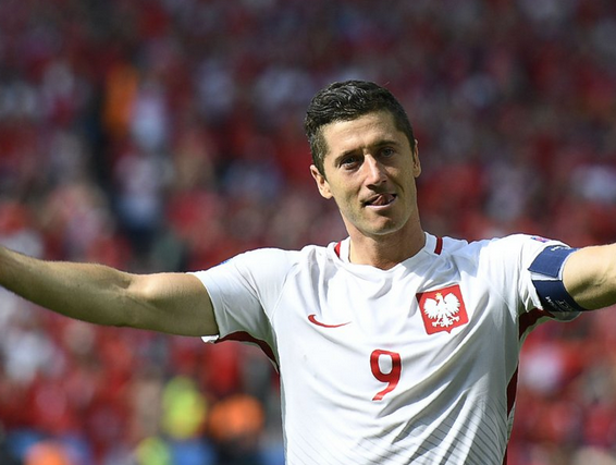 “Καλύτερος από Μέσι και Κριστιάνο ο Λεβαντόφσκι”