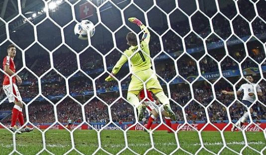 Ε δε σχίστηκαν κιόλας