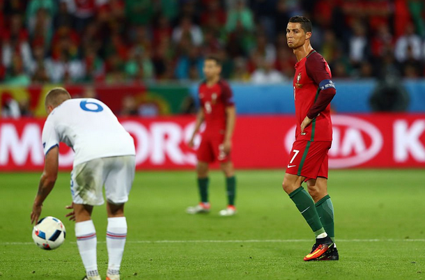 Κριστιάνο: «Να αλλάξουμε φανέλες; Γιατί ποιος είσαι;»