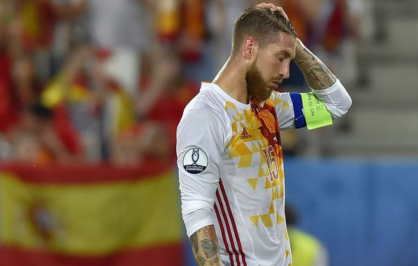 Ήττα 4.384 μέρες μετά για την Ισπανία