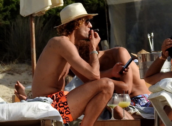 Διακοπές και πούρο πάνε μαζί για τον Φελαϊνί (pics)