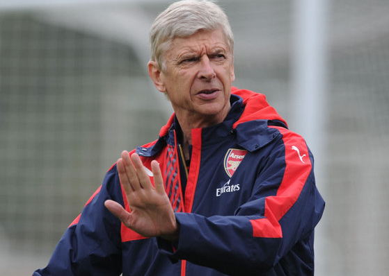 Βενγκέρ: «Οι παίκτες να είναι άντρες και επαγγελματίες»