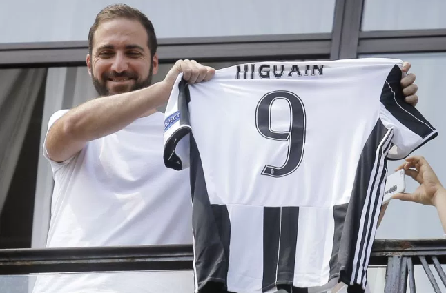 Μάνατζερ Ιγκουαΐν: «Ηθοποιός ο Ντε Λαουρέντις»