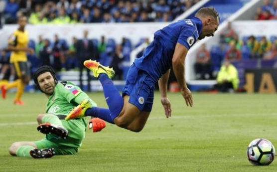 Δεν το ευχαριστήθηκε καμία τους