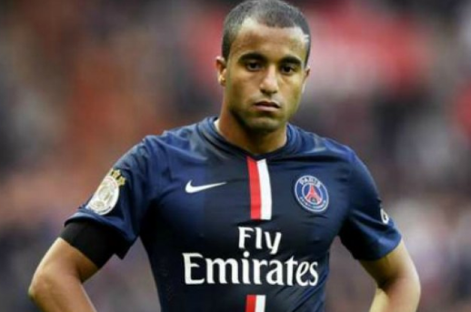 Χτυπήθηκε από μπουκάλι στο κεφάλι ο Μόουρα (vid)